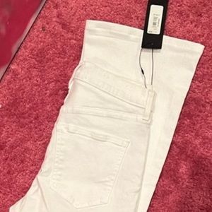 Veronica Beard NWT white jeans Size 27 hemmed to fit 5’3”-5’6”. 41” top to btm